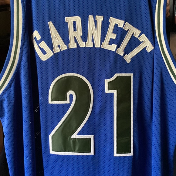 Mitchell & Ness Throwback Kevin Garnett Jersey (95-96 Rookie Year) - Picture 2 of 2